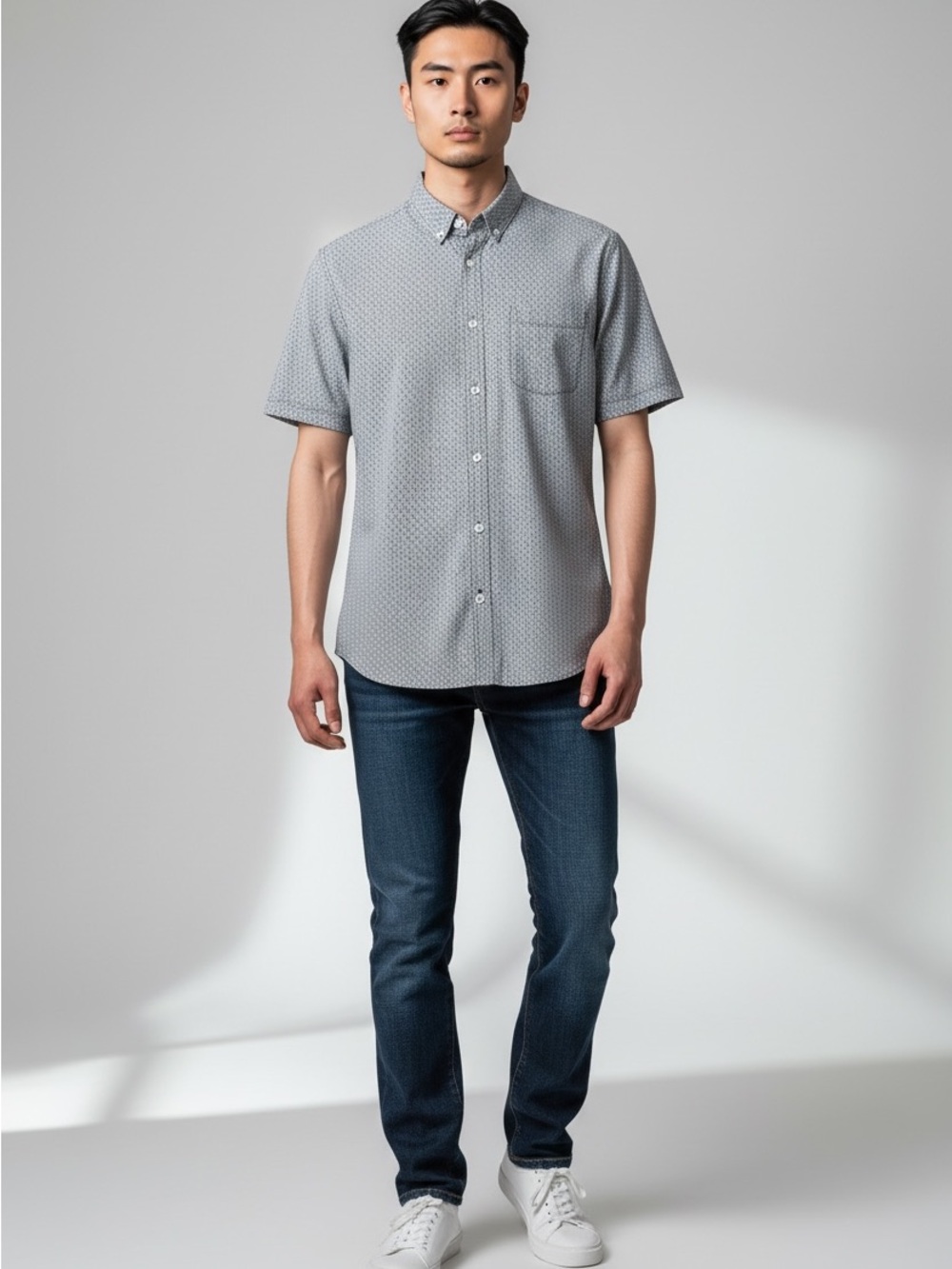 Silver Jeans Short Sleeve Button-Down Shirt in Light Gray Geo Print